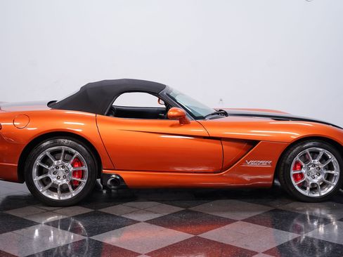 Used 2010 Dodge Viper SRT-10 image 12