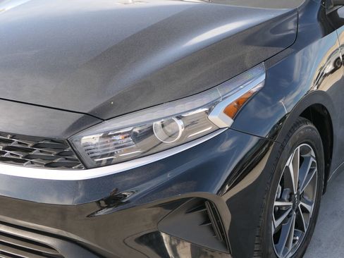 Used 2024 Kia Forte LXS image 9