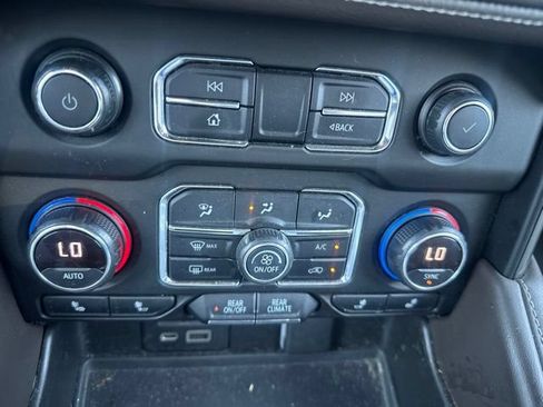Used 2021 Chevrolet Tahoe LT w/ Luxury Package AWD/4WD image 27