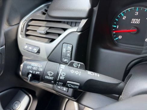 Used 2018 Chevrolet Tahoe Premier RWD image 21