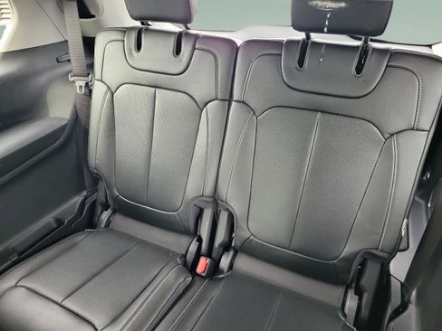 Used 2023 Jeep Grand Cherokee L Limited w/ Luxury Tech Group II image 31