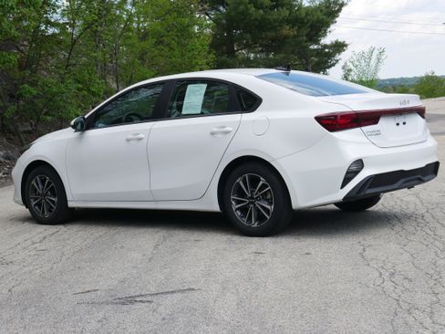 Used 2024 Kia Forte LXS FWD image 4
