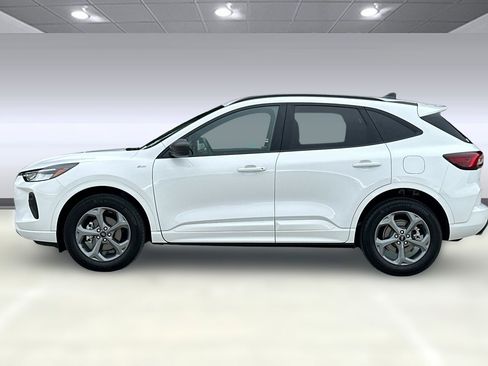 Used 2023 Ford Escape ST-Line w/ Tech Pack #1 image 2