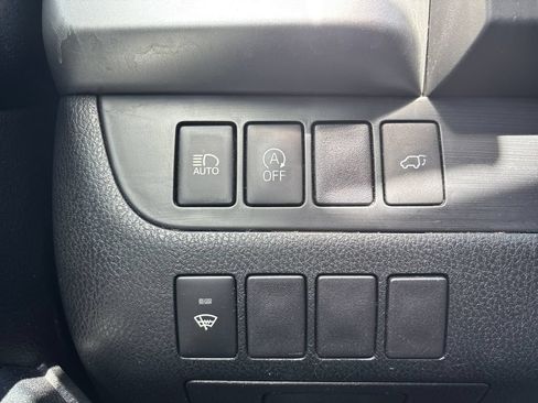 Used 2018 Toyota Highlander XLE AWD/4WD image 14