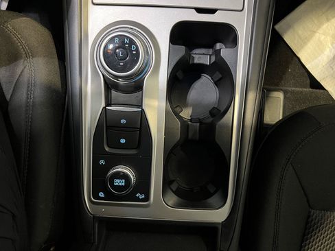 Used 2024 Ford Explorer XLT AWD/4WD image 23