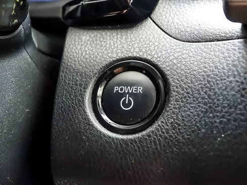Used 2025 Toyota Camry SE FWD image 13