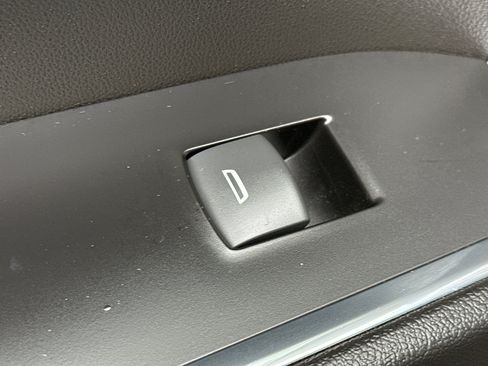 Used 2022 Chevrolet Silverado 1500 LT image 31