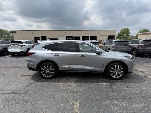 Used 2024 Acura MDX SH-AWD w/ Technology Package image 4