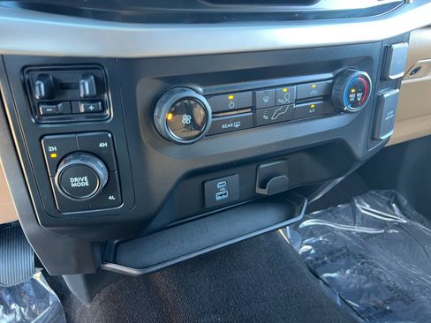 Used 2022 Ford F150 XLT w/ Trailer Tow Package image 15