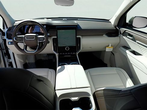 New 2026 GMC Acadia Denali w/ Super Cruise Package image 24