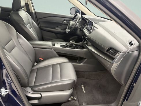 Used 2025 Nissan Rogue SV w/ SV Premium Package FWD image 22