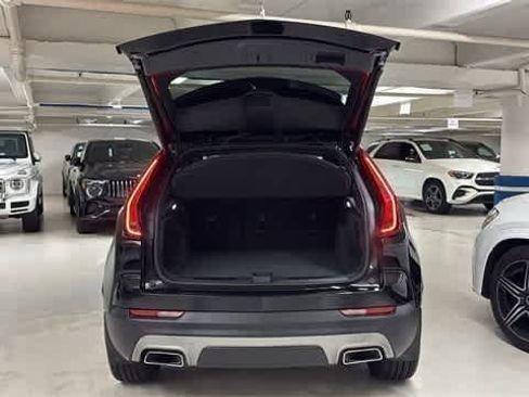 Used 2019 Cadillac XT4 Premium Luxury w/ Technology Package image 7