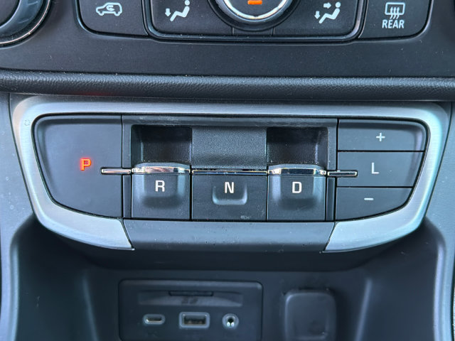 Used 2023 GMC Terrain SLT w/ Infotainment Package II FWD image 32