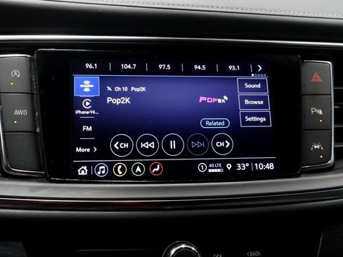 Used 2024 Buick Enclave Premium image 3