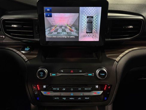 Used 2020 Ford Explorer Limited image 26