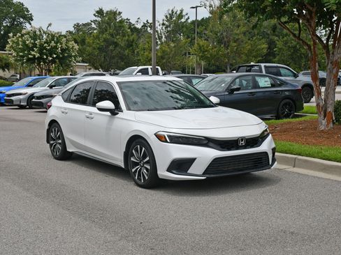 Used 2023 Honda Civic EX-L image 6