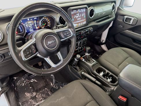 Used 2023 Jeep Wrangler Unlimited Sahara w/ Cold Weather Group AWD/4WD image 7