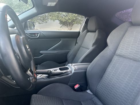 Used 2023 Toyota GR86 w/ ALL Weather Mat Package (TMS) RWD image 14