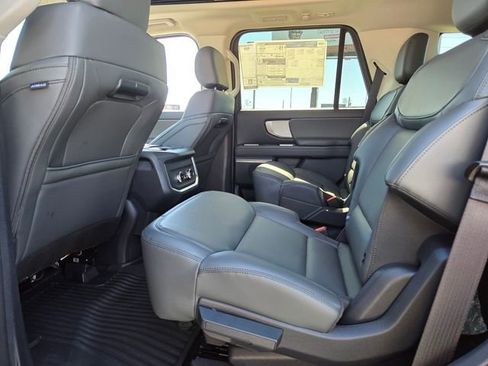 New 2026 Ford Expedition Active image 5