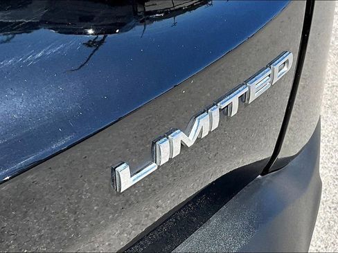 Used 2022 Jeep Renegade Limited image 25