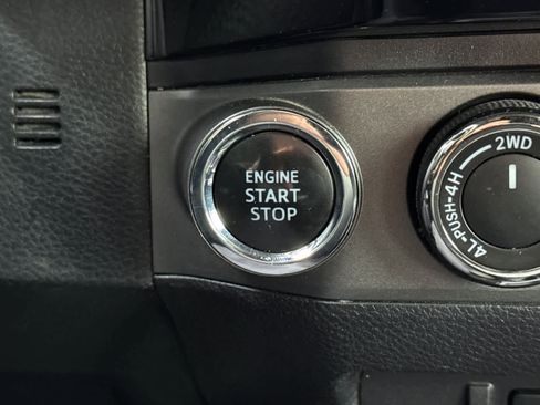 Used 2016 Toyota Tacoma TRD Sport image 24