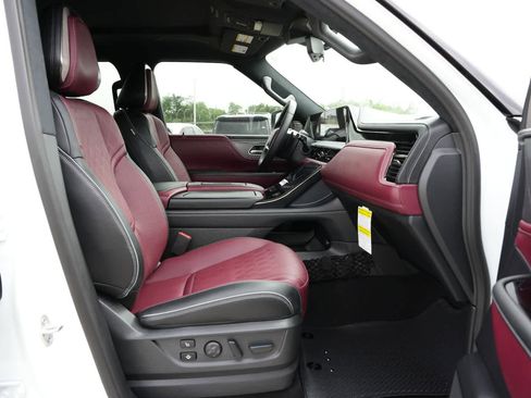 New 2026 INFINITI QX80 Autograph w/ Premium Cargo Package AWD/4WD image 23