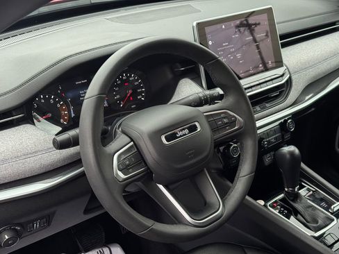 Used 2024 Jeep Compass Latitude AWD/4WD image 23