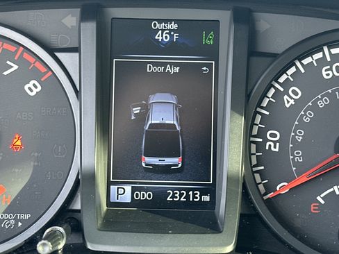 Used 2023 Toyota Tacoma TRD Off-Road image 22