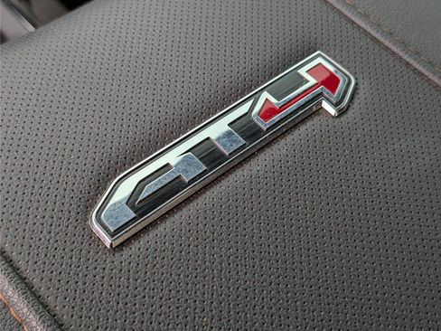 Used 2024 GMC Sierra 2500 AT4 w/ Technology Package AWD/4WD image 23