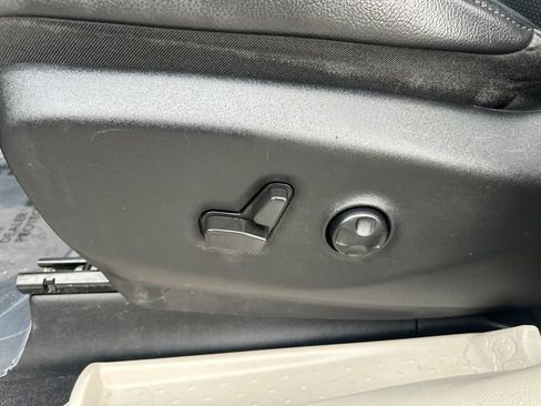 Used 2022 Chrysler Pacifica Touring-L FWD image 27