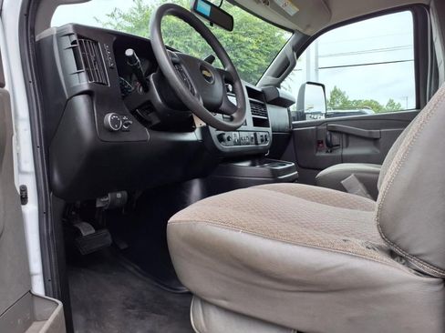 Used 2019 Chevrolet Express 3500 w/ Power Convenience Package image 8
