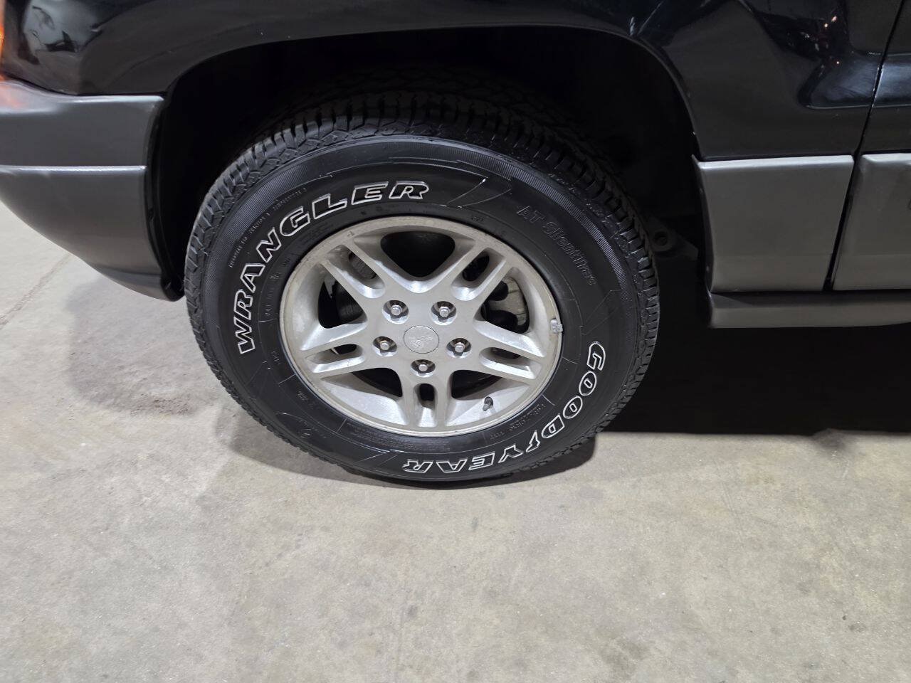 Used 2002 Jeep Grand Cherokee Laredo AWD/4WD image 22