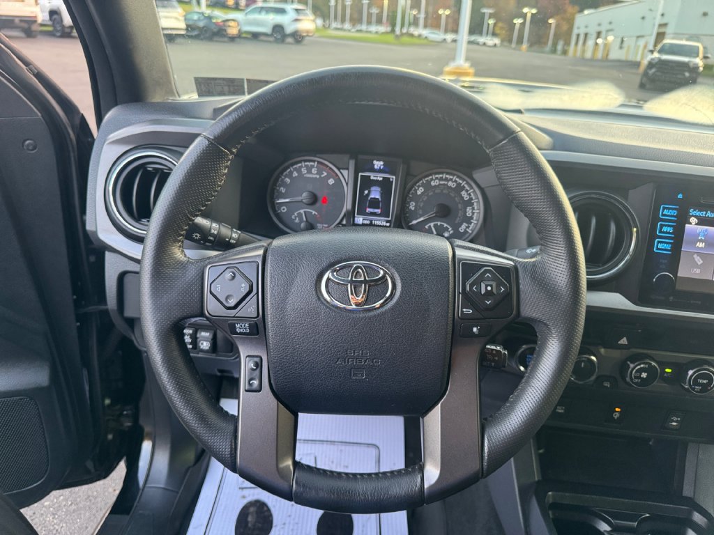 Used 2017 Toyota Tacoma TRD Sport w/ Tow Package AWD/4WD image 16