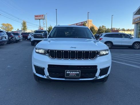 Used 2023 Jeep Grand Cherokee L Limited image 2