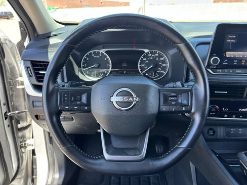 Used 2025 Nissan Rogue SV AWD/4WD image 28