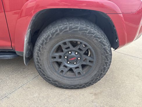 Used 2021 Toyota 4Runner TRD Off-Road Premium w/ Moonroof Package AWD/4WD image 13