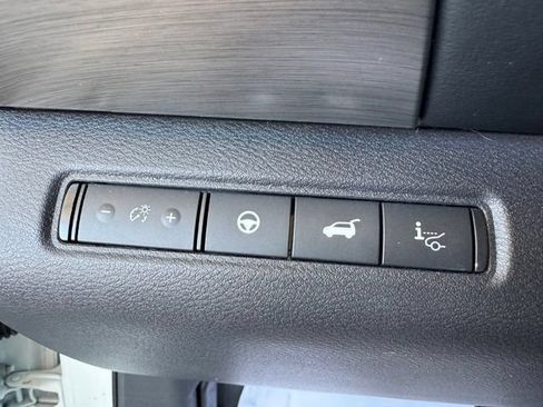Used 2024 Nissan Pathfinder Platinum AWD/4WD image 18