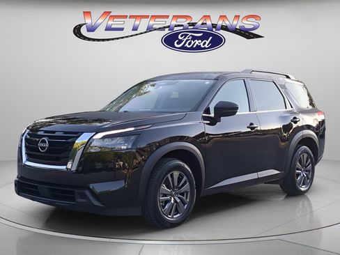 Used 2024 Nissan Pathfinder SV FWD image 1