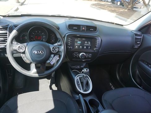 Used 2018 Kia Soul + FWD image 5
