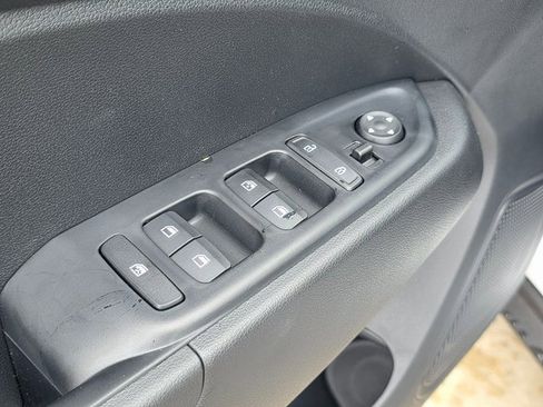 New 2025 Hyundai Venue SEL image 22