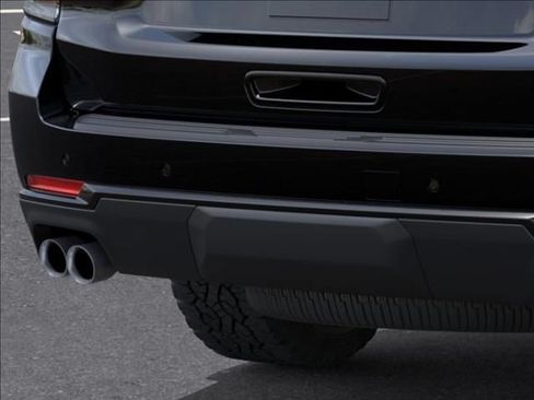 New 2026 Chevrolet Suburban Z71 w/ Z71 Off-Road Package AWD/4WD image 17