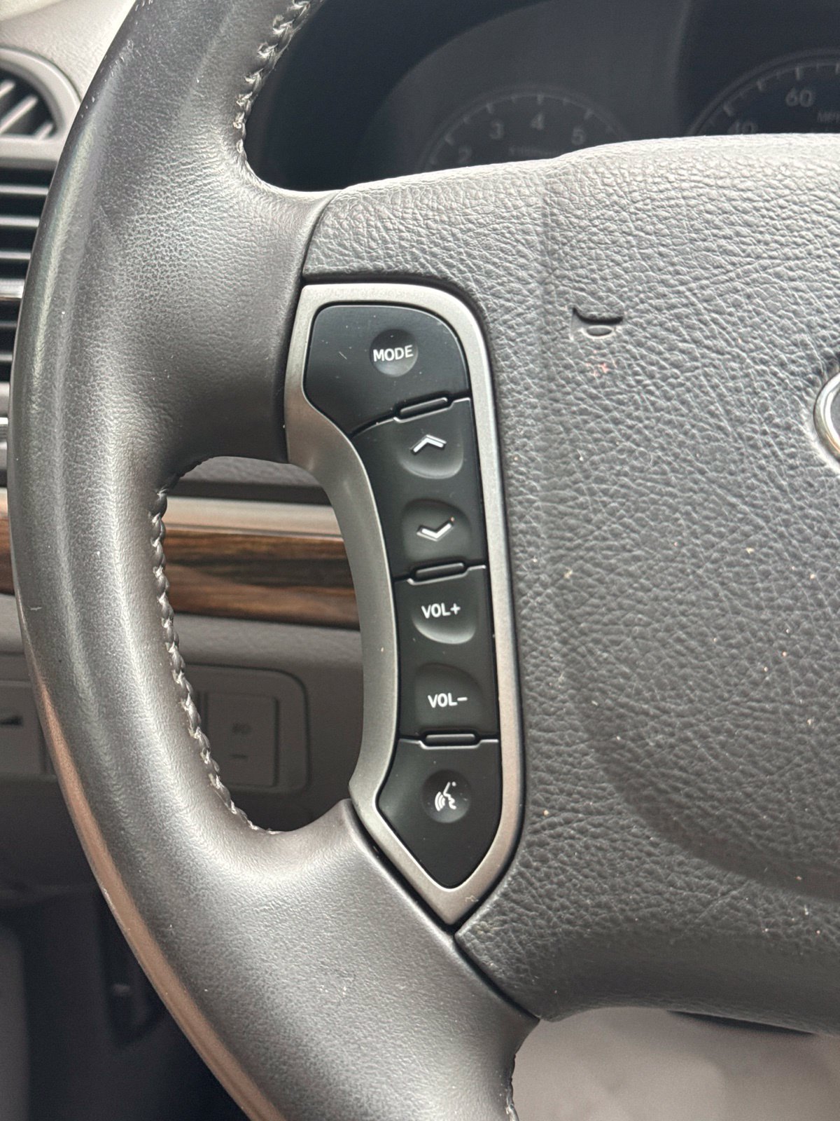 Used 2012 Hyundai Santa Fe SE FWD image 21