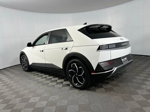 Used 2024 Hyundai Ioniq 5 SE image 9