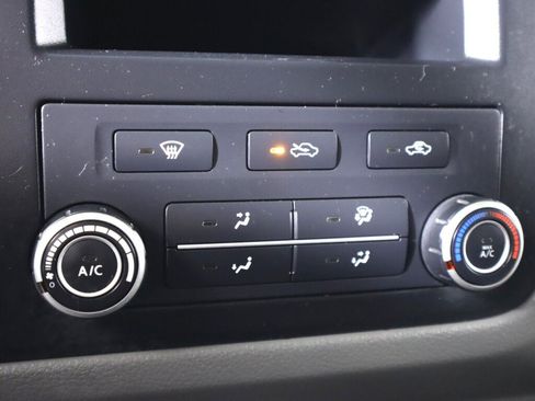 Used 2016 Nissan NV 1500 SV RWD image 19