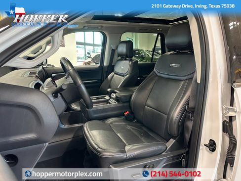 Used 2025 Ford Expedition Platinum AWD/4WD image 14