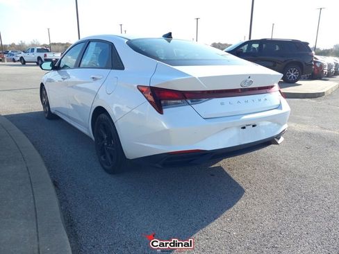 Used 2022 Hyundai Elantra SEL w/ Convenience Package image 9