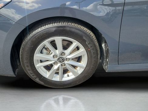 Used 2025 Toyota Camry LE w/ Convenience Package image 18