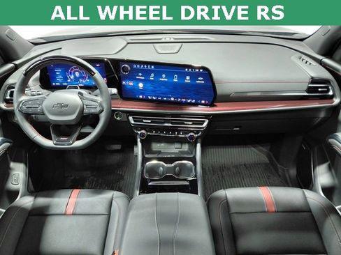 Certified 2024 Chevrolet Traverse RS w/ LPO, Floor Liner Package image 2