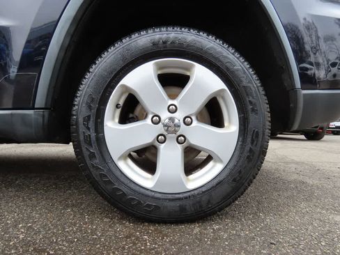 Used 2011 Jeep Grand Cherokee Laredo image 8