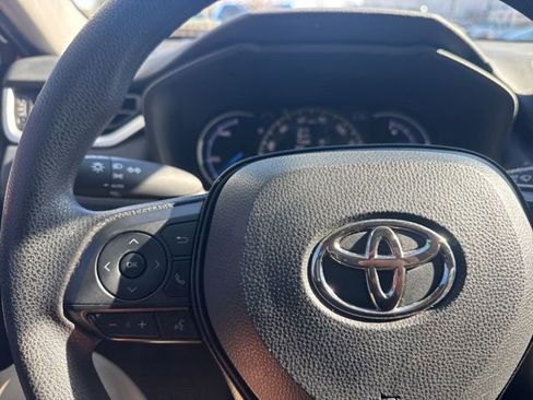 Used 2023 Toyota RAV4 XLE image 15